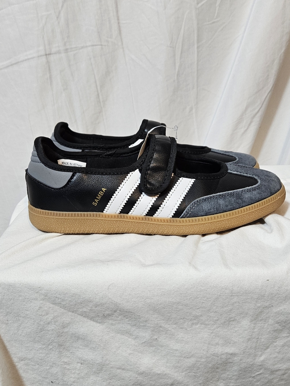 NWT Samba Sneakers, Shoes 3 White Stripes On Black (Sr)